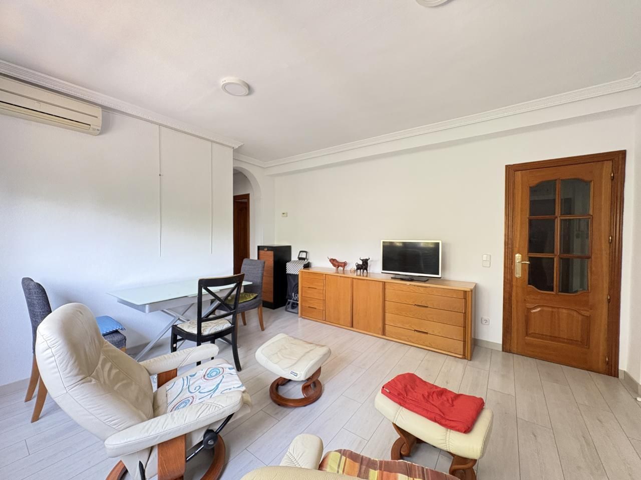 Living room of Flat to rent in  Madrid Capital  with Air Conditioner and Heating