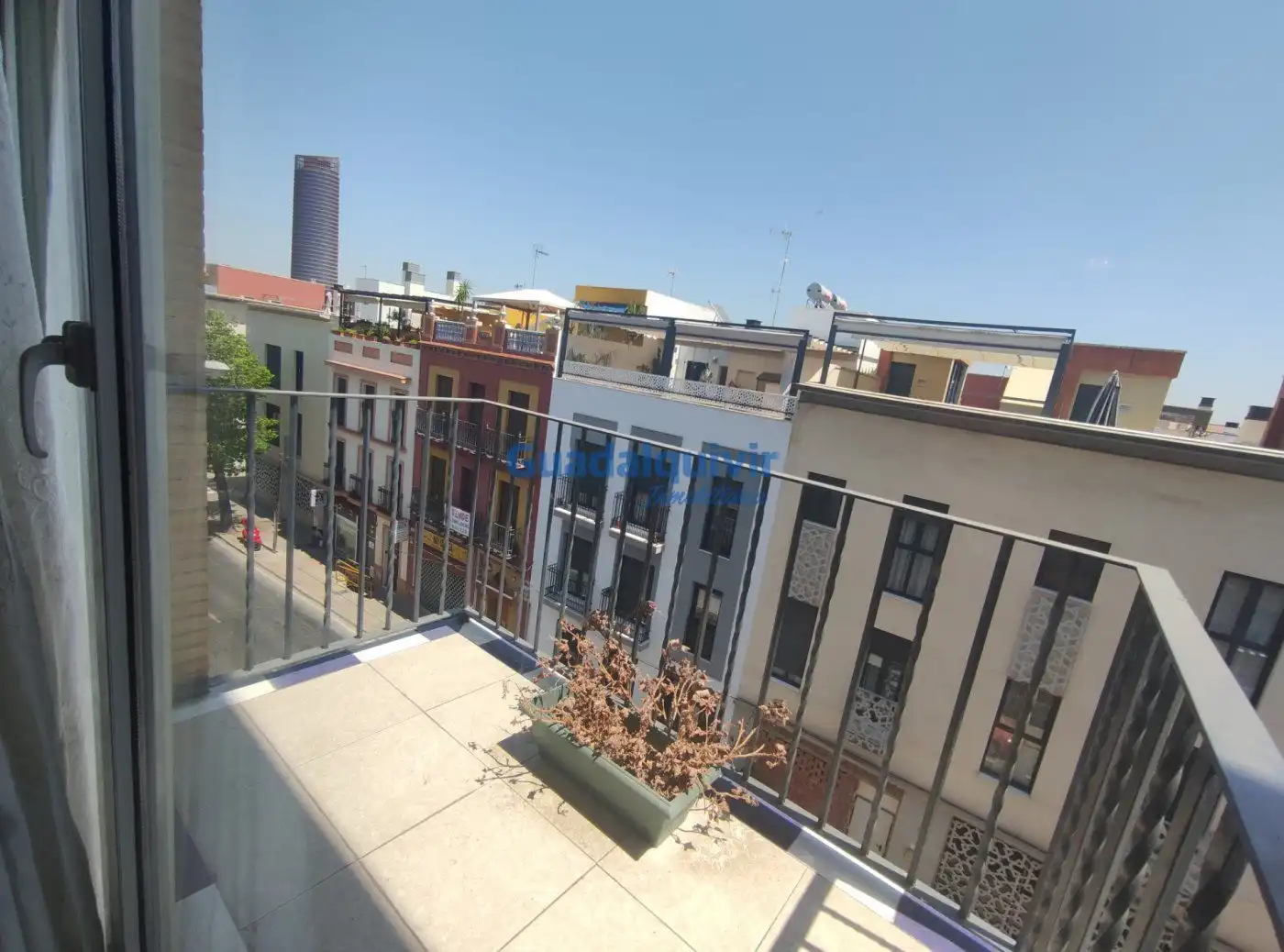 Vista exterior de Piso de alquiler en Sevilla con Aire acondicionado y Terraza