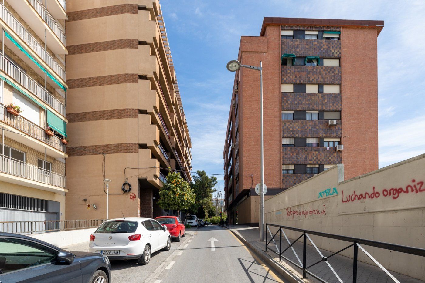Vista exterior de Piso en venta en  Granada Capital con Calefacción y Terraza