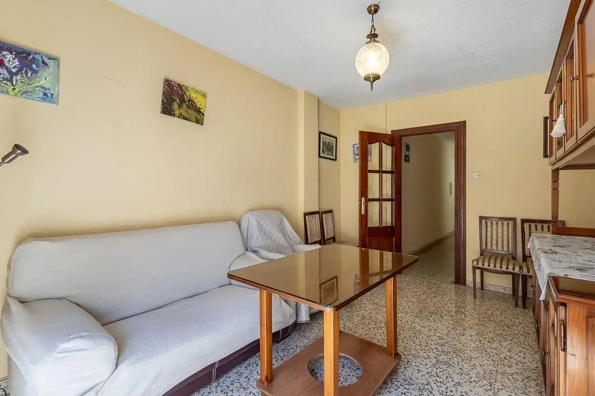 Flat with lift to rent in Beiro, imagen 4