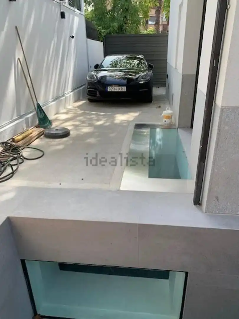 Vista exterior de Casa o xalet de lloguer en Madrid amb Aire condicionat, Calefacció i Jardí privat