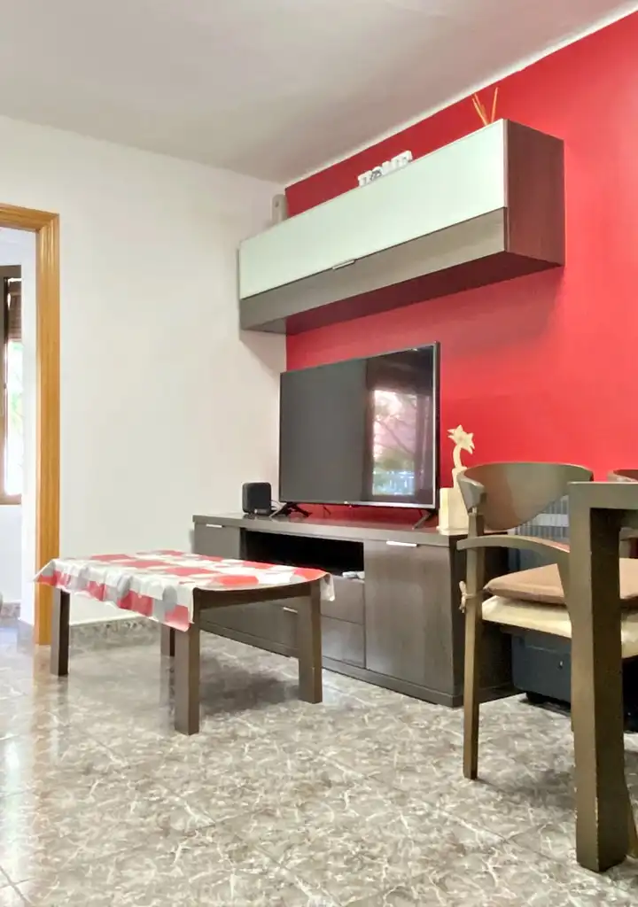 Living room of Flat for sale in L'Hospitalet de Llobregat  with Air Conditioner, Oven and Balcony