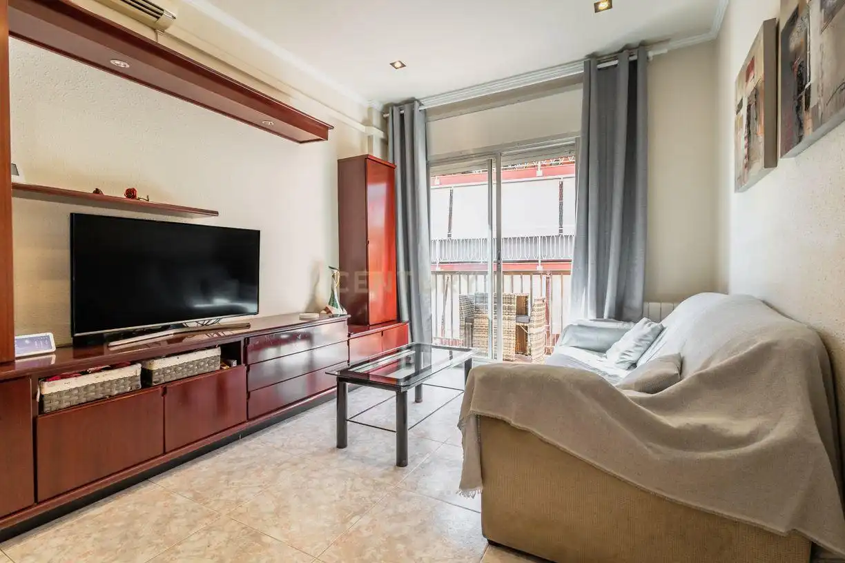 Sala d'estar de Apartament en venda en Sant Joan Despí amb Aire condicionat