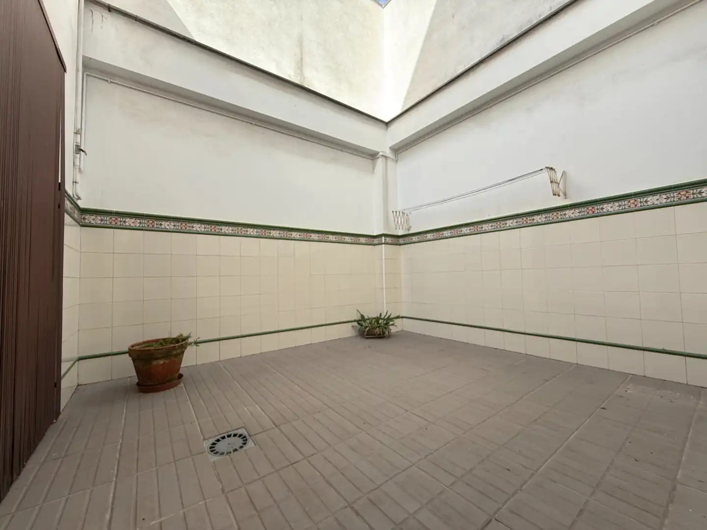 Badezimmer von Einfamilien-Reihenhaus zum Verkauf in La Pobla del Duc mit Klimaanlage, Heizung und Terrasse