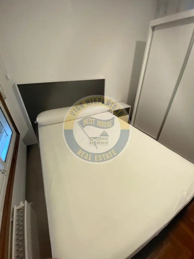 Bedroom of Flat for rent in Vigo   with Heating, Parquet flooring and Furnished