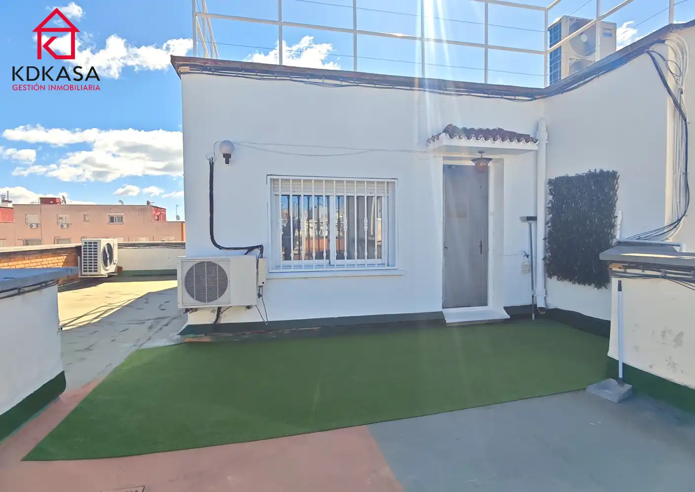 Vista exterior de Ático de alquiler en Madrid con Aire acondicionado, Calefacción y Terraza
