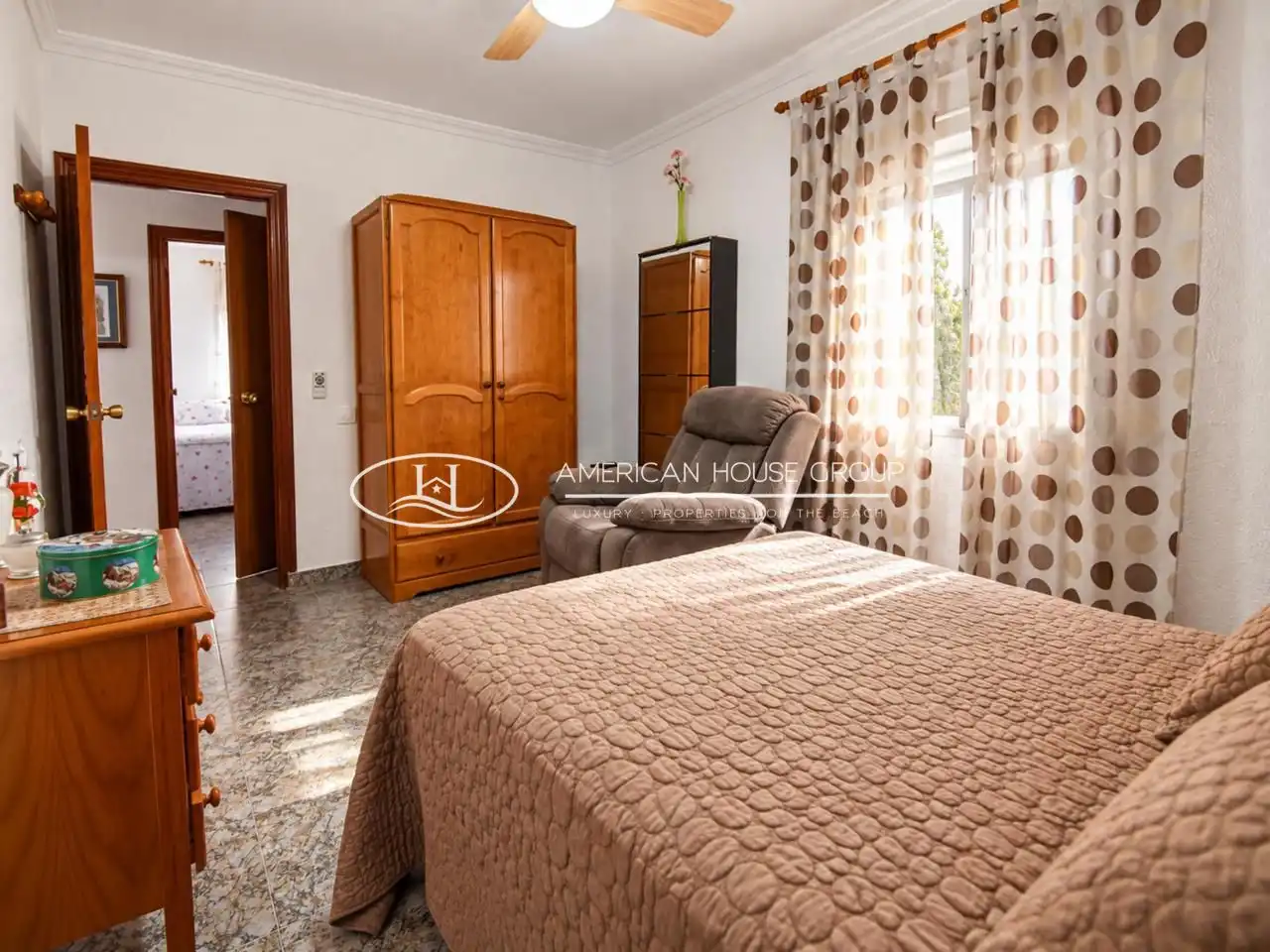 Dormitori de Casa o xalet en venda en Chiclana de la Frontera amb Aire condicionat, Jardí privat i Traster