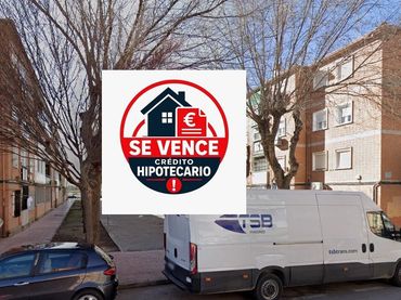 Piso en venta en Reyes Católicos