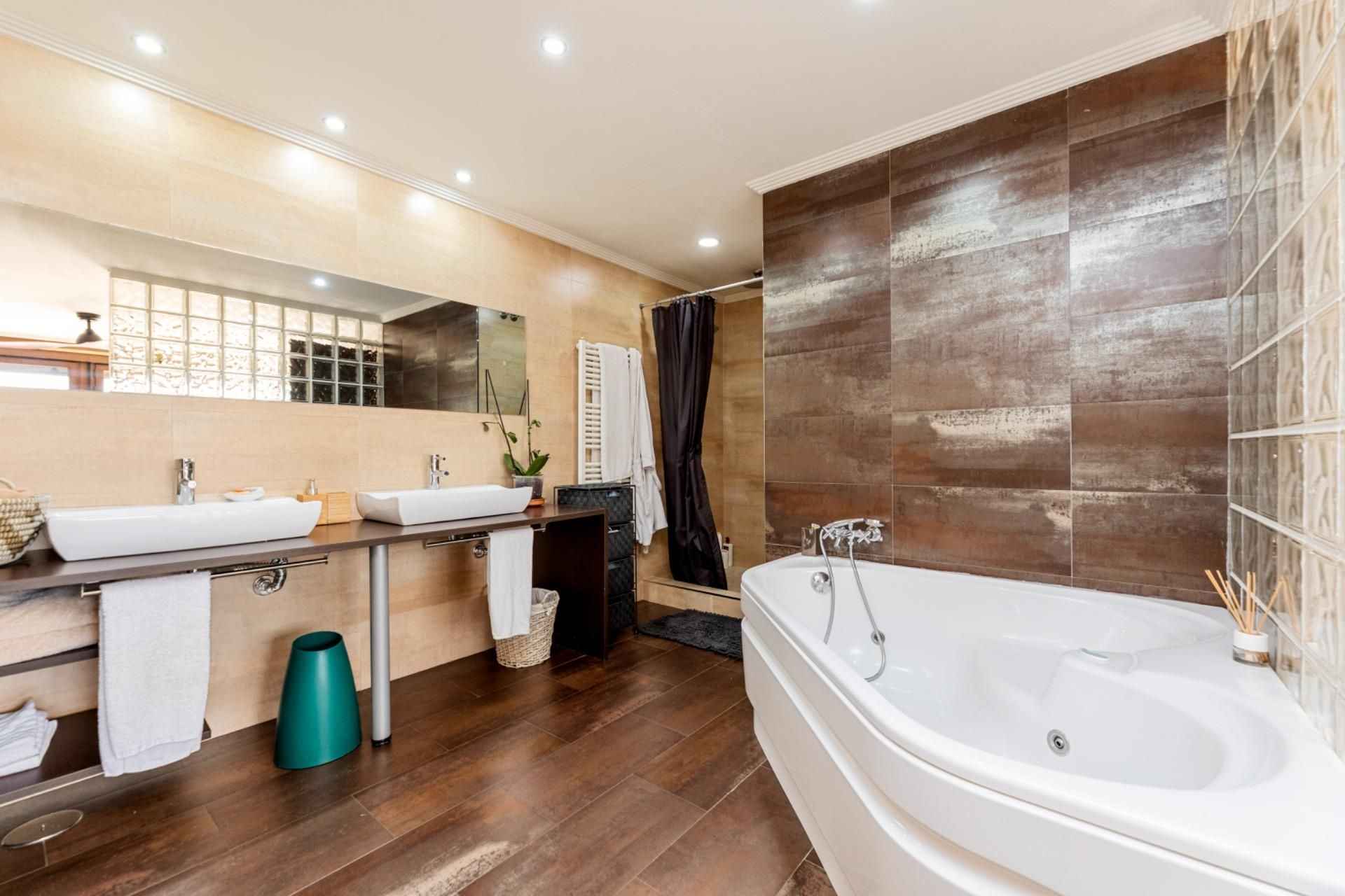 Bathroom of House or chalet for sale in Cabanillas de la Sierra  with Heating, Terrace and Balcony