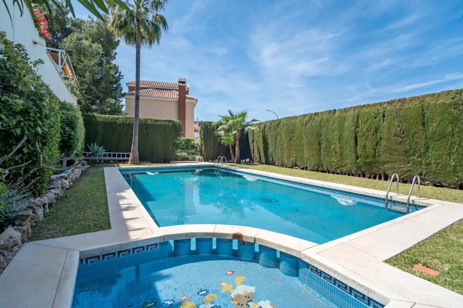 Piscina de Casa adosada en venda en Málaga amb Aire condicionat, Traster i Piscina