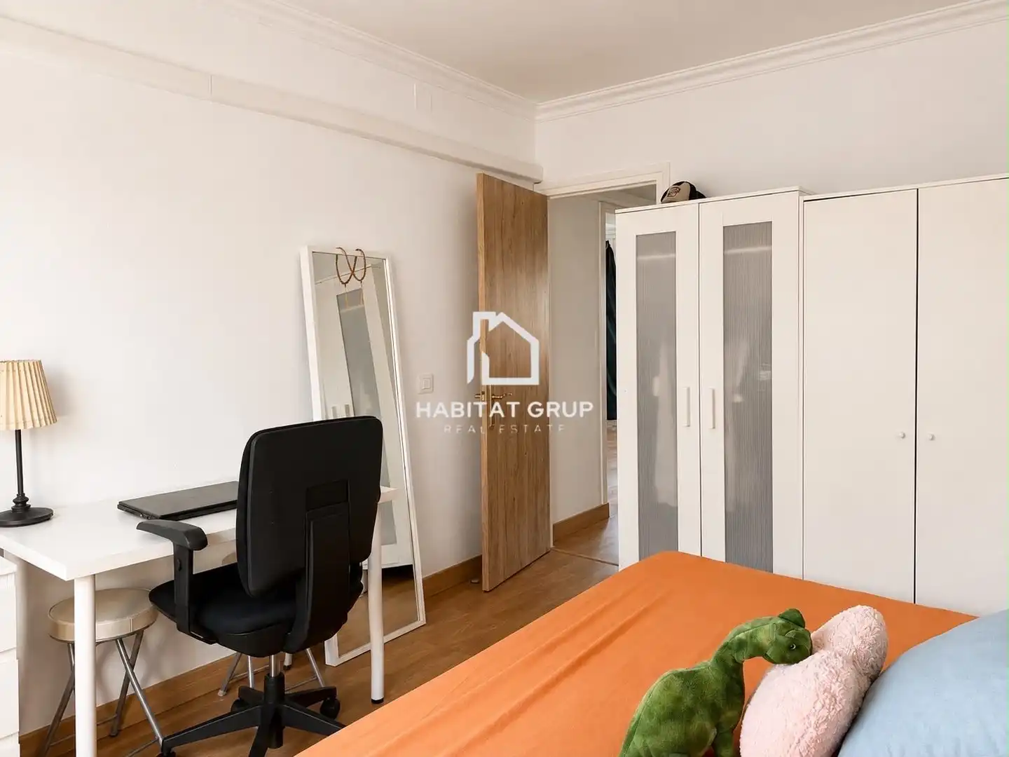 Bedroom of Flat for sale in Es Castell  with Air Conditioner and Terrace