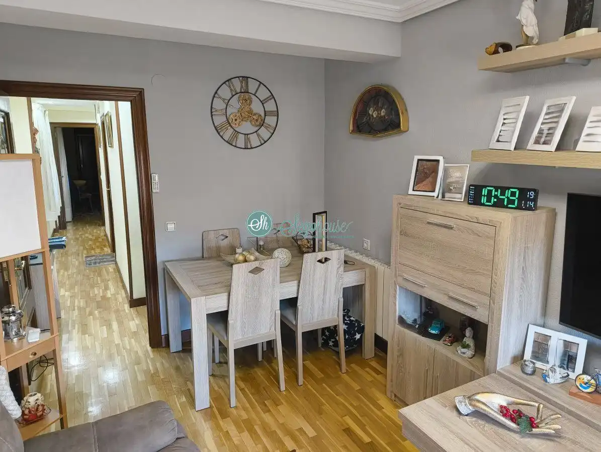 Dining room of Flat for sale in Segovia  with Air Conditioner, Heating and Balcony