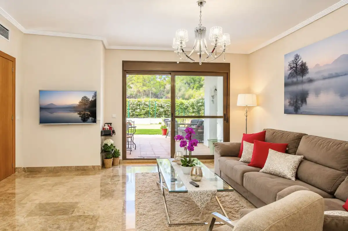 Ground floor with pool for sale in Selwo, imagen 17