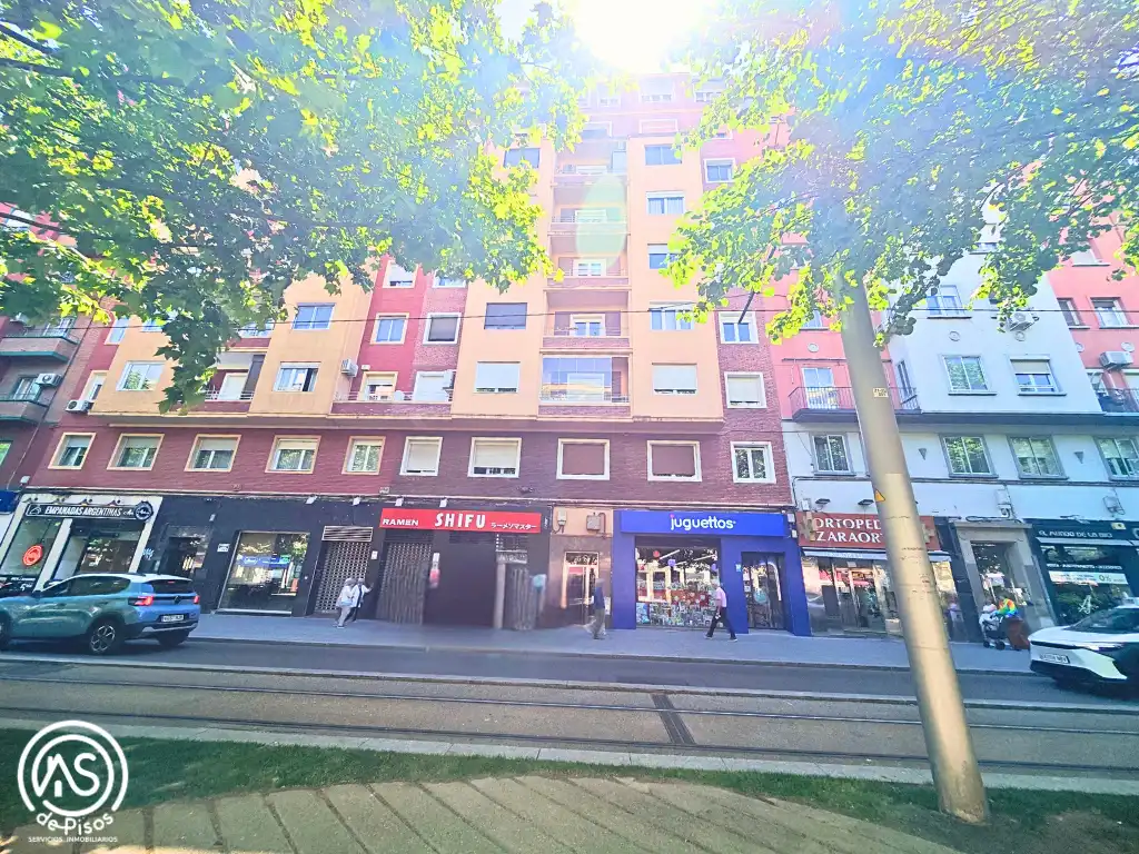 Vista exterior de Piso en venta en Zaragoza con Aire acondicionado, Calefacción y Amueblado