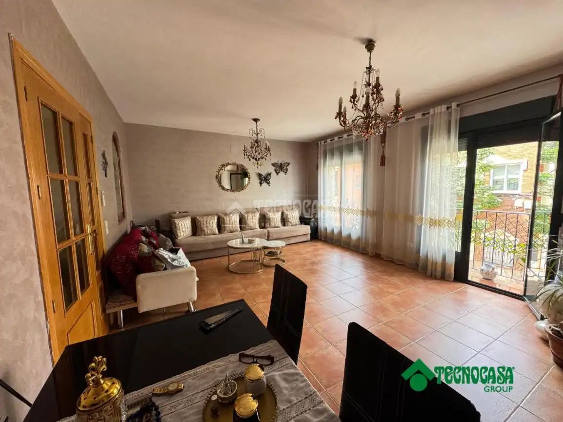 Sala de estar de Casa adosada en venta en Torrijos con Aire acondicionado, Calefacción y Jardín privado