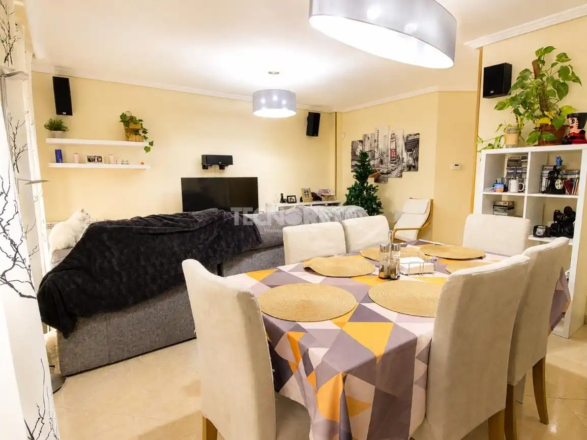 Sala de estar de Casa adosada en venta en Las Ventas de Retamosa con Calefacción y Jardín privado