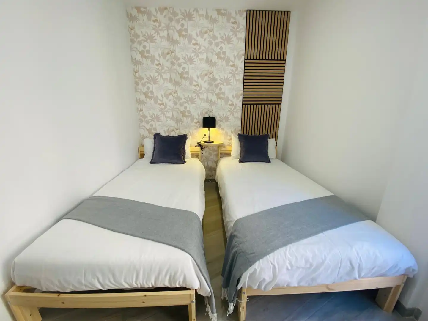 Habitación de Piso de alquiler en Málaga con Aire acondicionado, Calefacción y Amueblado