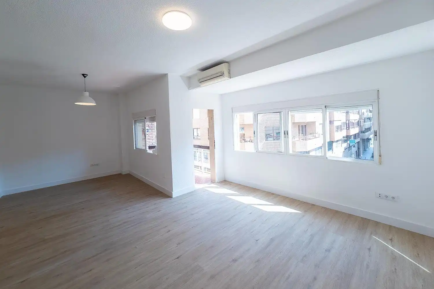 Sala de estar de Piso de alquiler en Alicante / Alacant con Aire acondicionado y Terraza