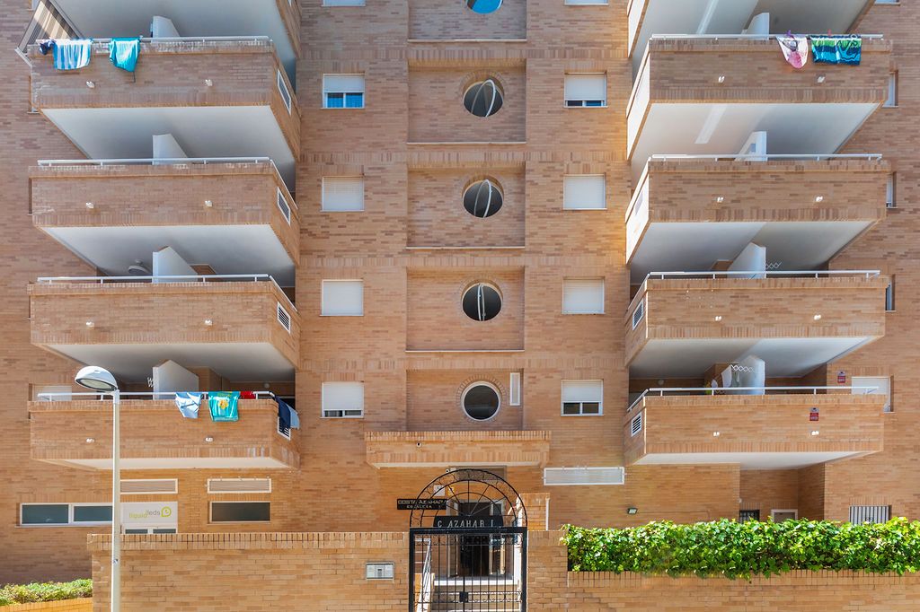 Vista exterior de Piso en venta en Oropesa del Mar / Orpesa con Aire acondicionado, Trastero y Piscina