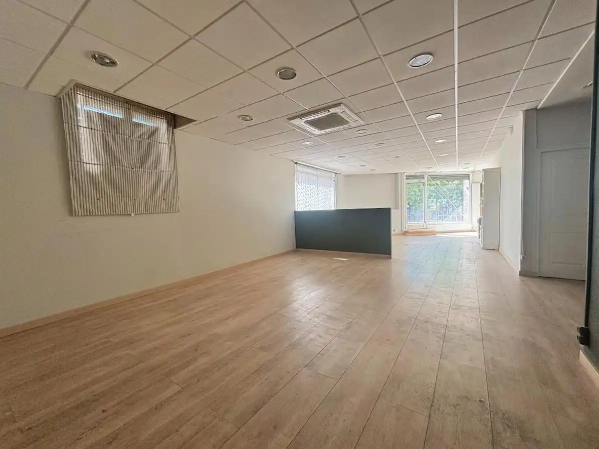 Local de alquiler en L'Hospitalet de Llobregat con Aire acondicionado