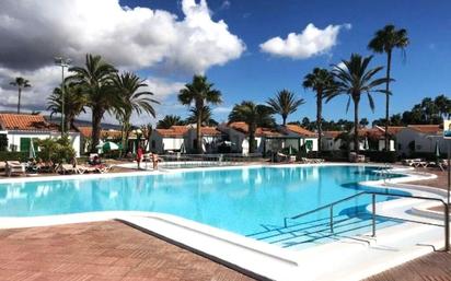 Schwimmbecken von Einfamilien-Reihenhaus zum verkauf in San Bartolomé de Tirajana mit Klimaanlage und Terrasse