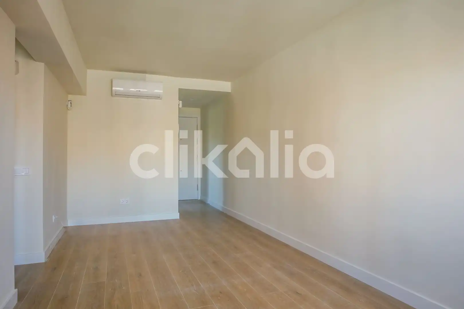 Bedroom of Flat for sale in Madrid  with Air Conditioner, Heating and Terrace