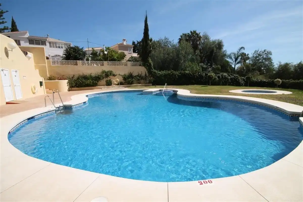 Piscina de Pis en venda en Benalmádena amb Terrassa i Piscina comunitària