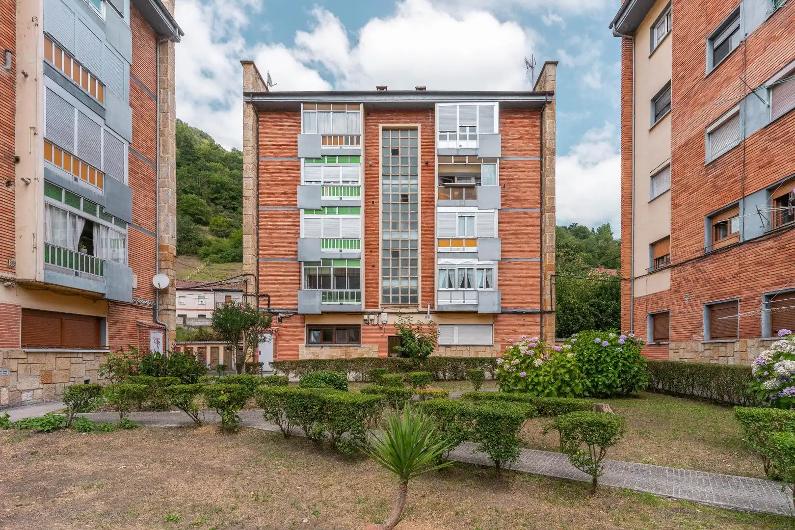 Vista exterior de Piso en venta en Aller
