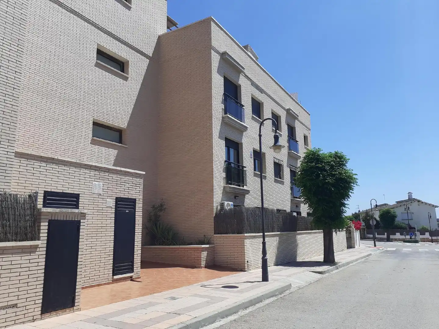Vista exterior de Garaje en venta en Roda de Berà