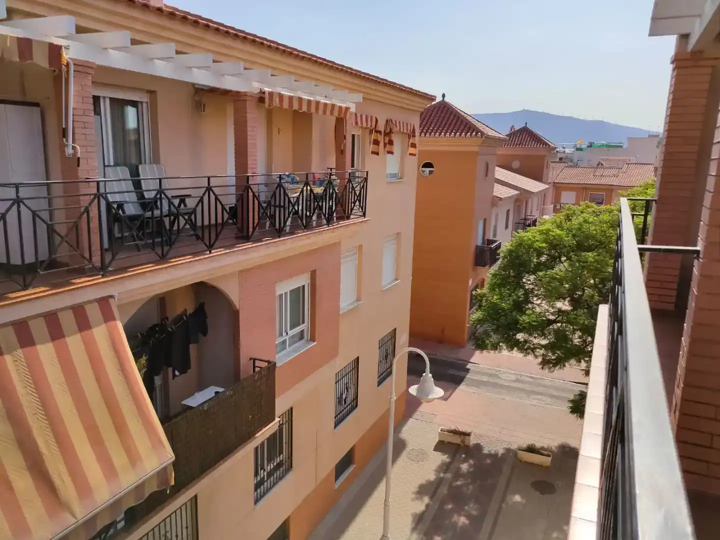 Vista exterior de Piso de alquiler en Motril con Aire acondicionado, Piscina y Amueblado