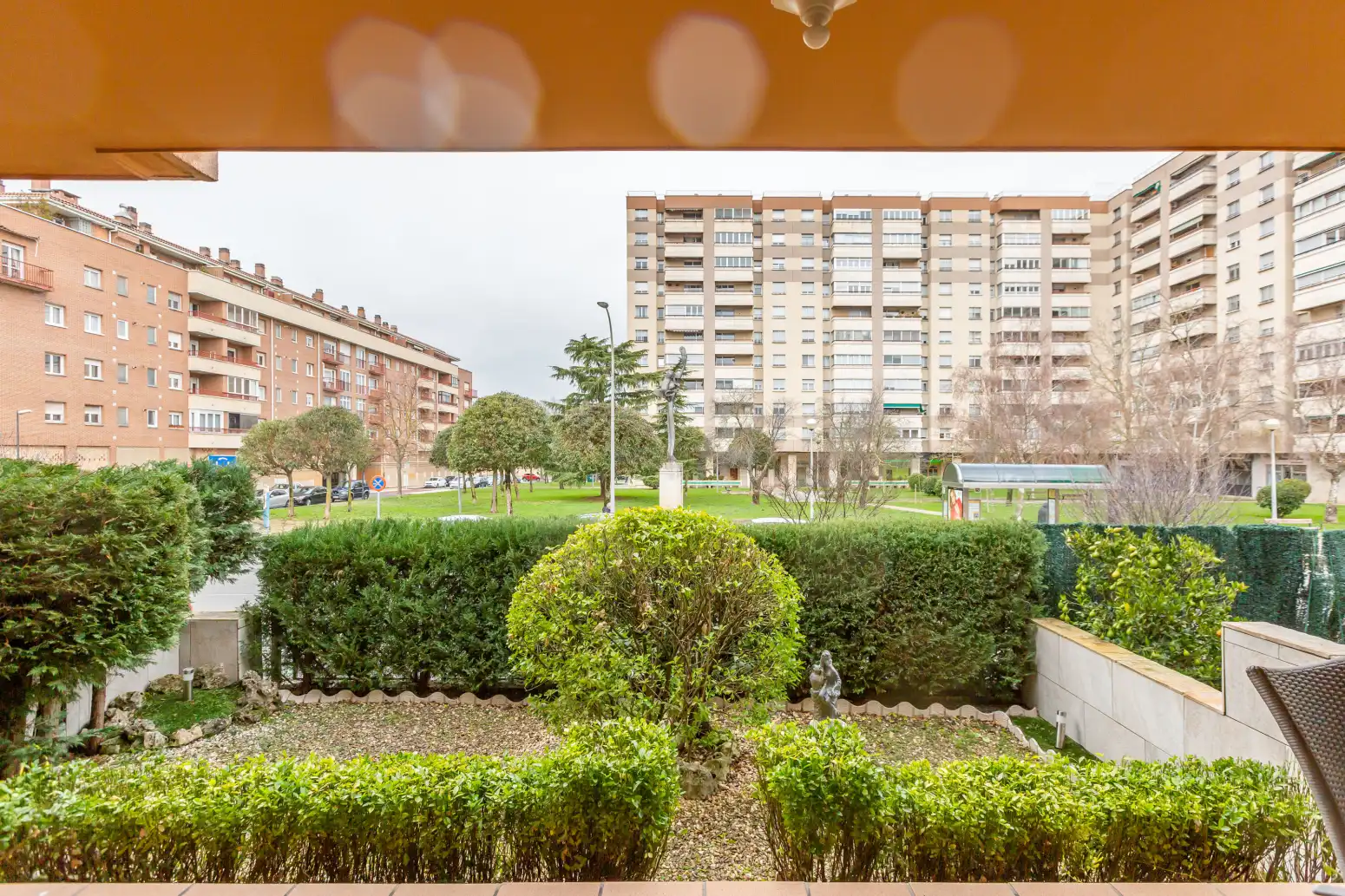 Vista exterior de Casa adosada en venta en Barañáin / Barañain con Calefacción, Jardín privado y Parquet