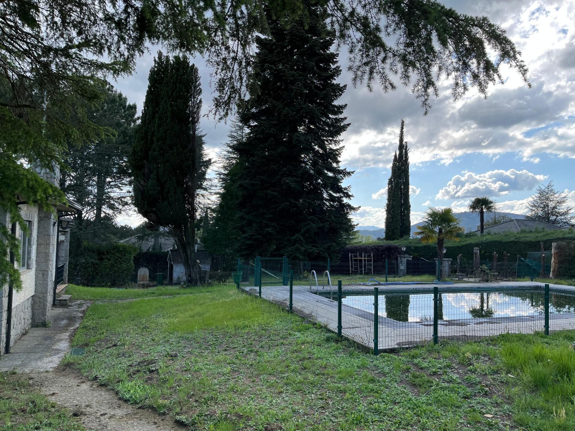 Piscina de Casa o xalet en venda en San Miguel de Valero amb Calefacció, Jardí privat i Terrassa