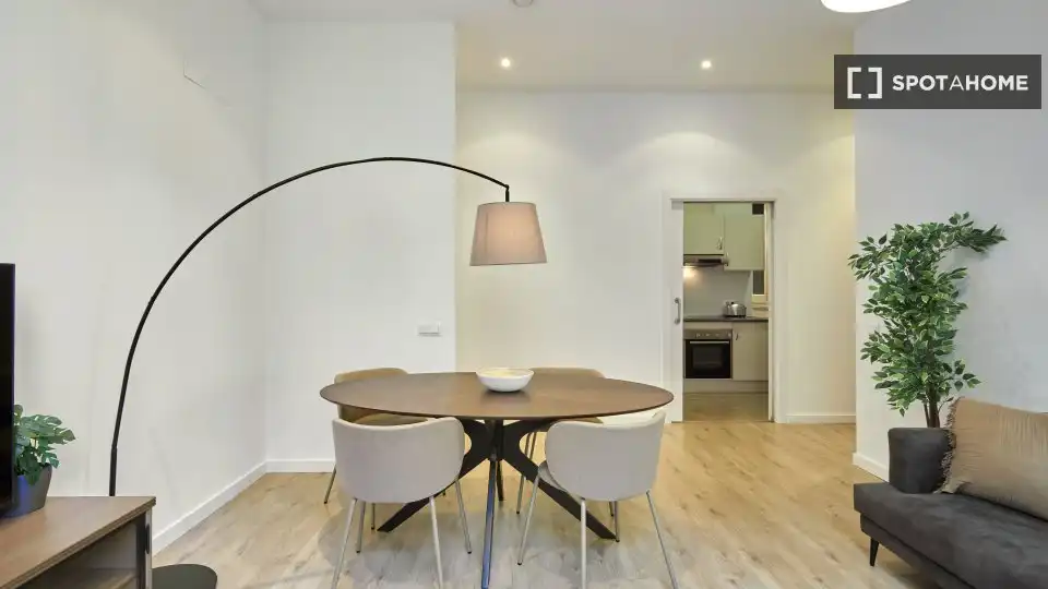 Appartamento con terrazza in affitto a Eixample, imagen 9