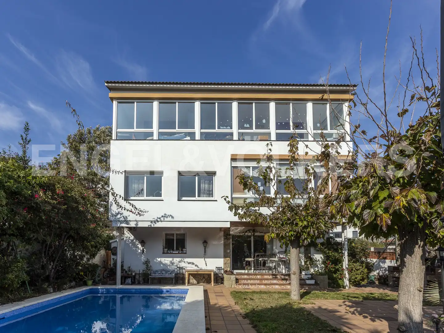 Vista exterior de Casa o xalet en venda en Castelldefels amb Aire condicionat, Calefacció i Jardí privat