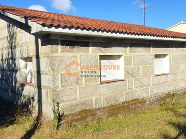 Casa amb balcó en venda a San Cristovo de Cea