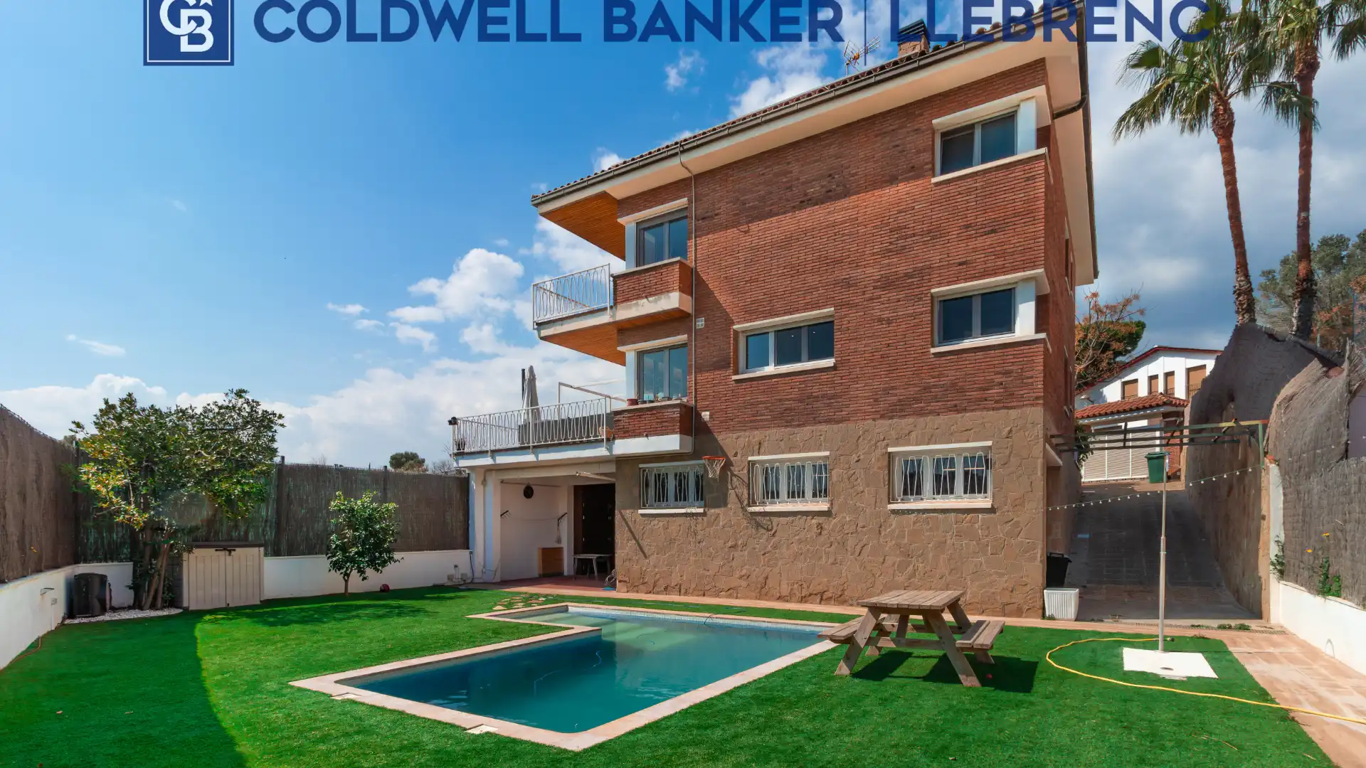 Piscina de Casa o chalet en venta en Sant Just Desvern con Aire acondicionado, Calefacción y Jardín privado