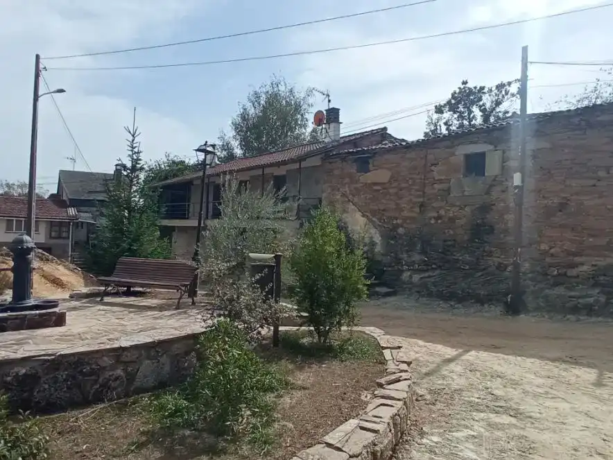 Vista exterior de Casa o chalet en venta en Castrelo do Val con Jardín privado, Trastero y Amueblado