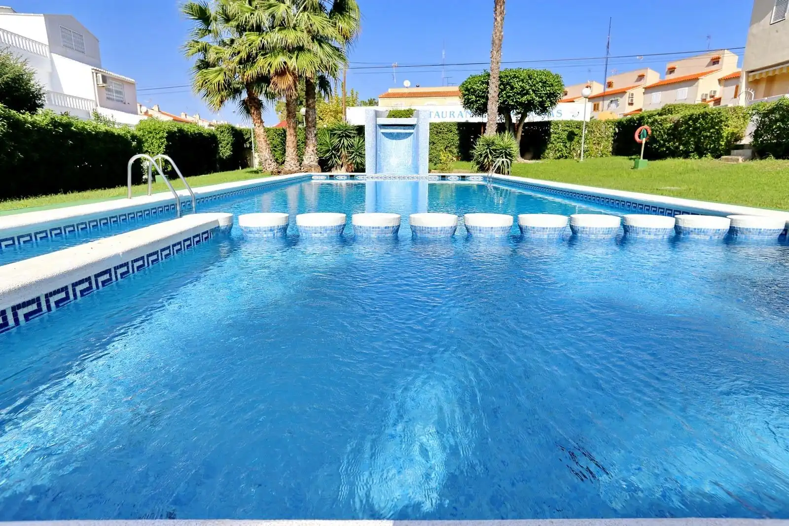 Piscina de Casa o chalet en venta en Guardamar del Segura con Aire acondicionado, Jardín privado y Terraza