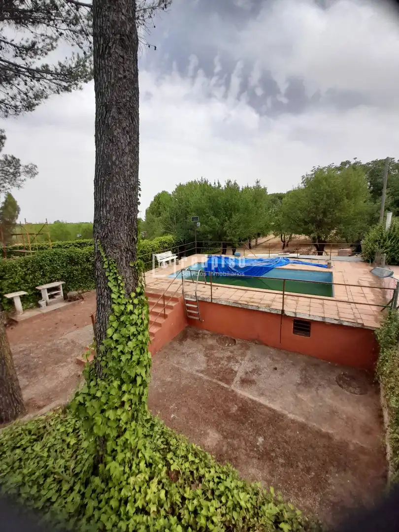 Jardí de Casa o xalet en venda en Valdaracete amb Calefacció, Jardí privat i Terrassa