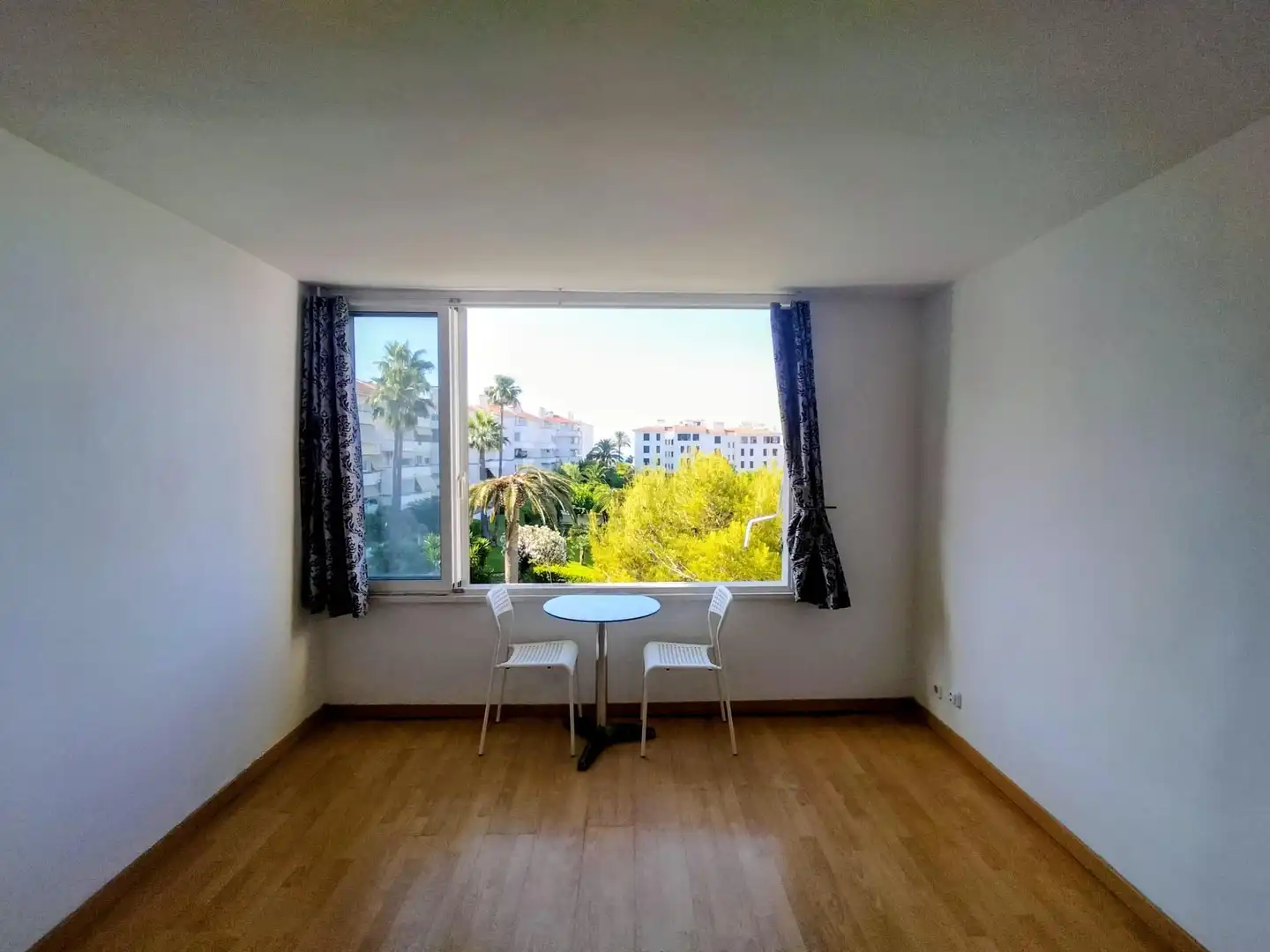Schlafzimmer von Wohnung zum Verkauf in Sitges mit Privatgarten und Gemeinschaftspool