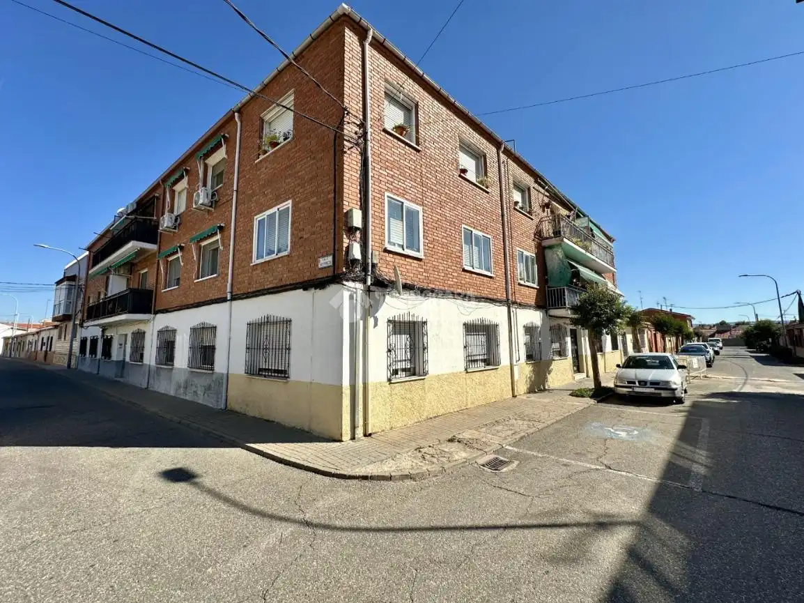 Appartamento con balcone in vendita a Marchamalo