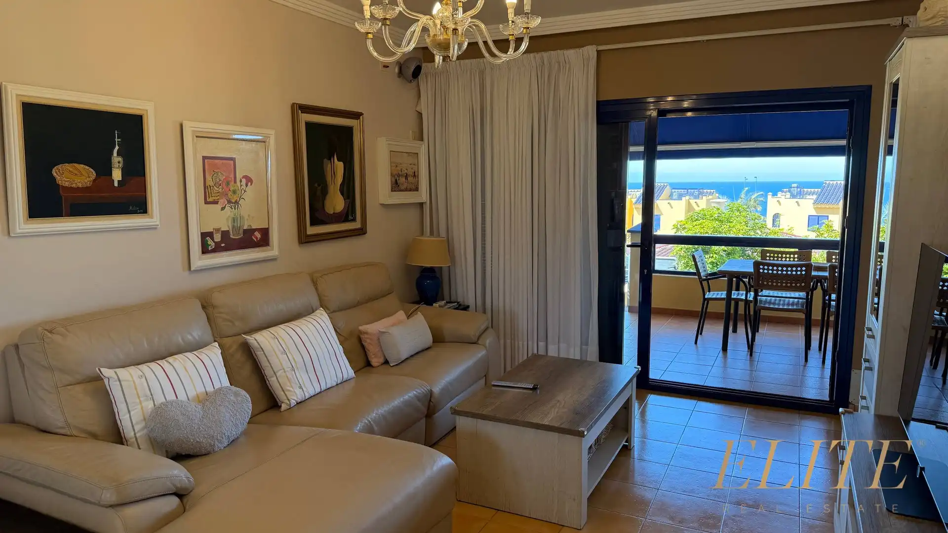 Living room of Detached homes for sale in San Bartolomé de Tirajana  with Air Conditioner, Heating and Private garden