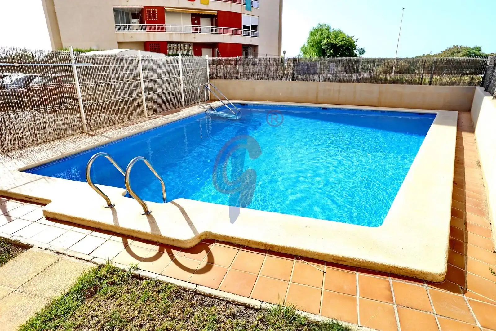 Piscina de Apartament en venda en Guardamar del Segura amb Aire condicionat, Calefacció i Terrassa