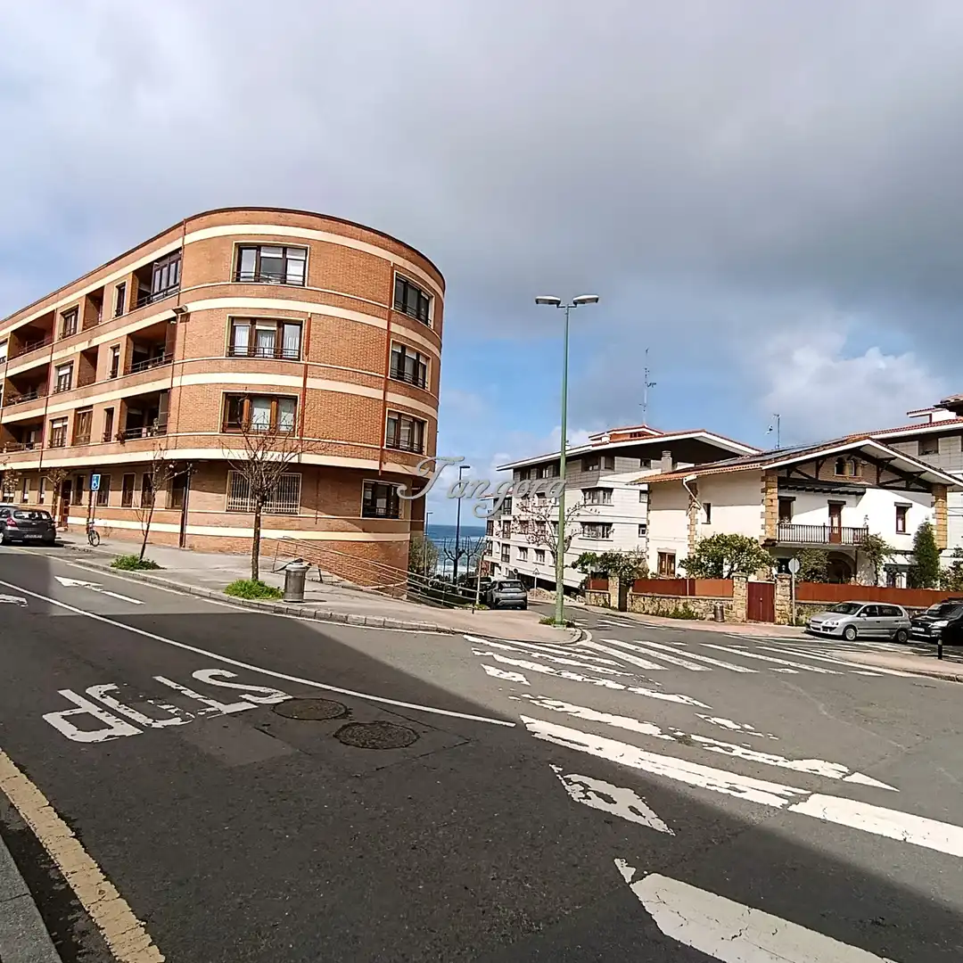 Vista exterior de Piso en venta en Getxo  con Calefacción, Parquet y Terraza