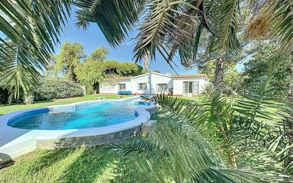 Jardí de Casa o xalet en venda en Chiclana de la Frontera amb Terrassa i Piscina