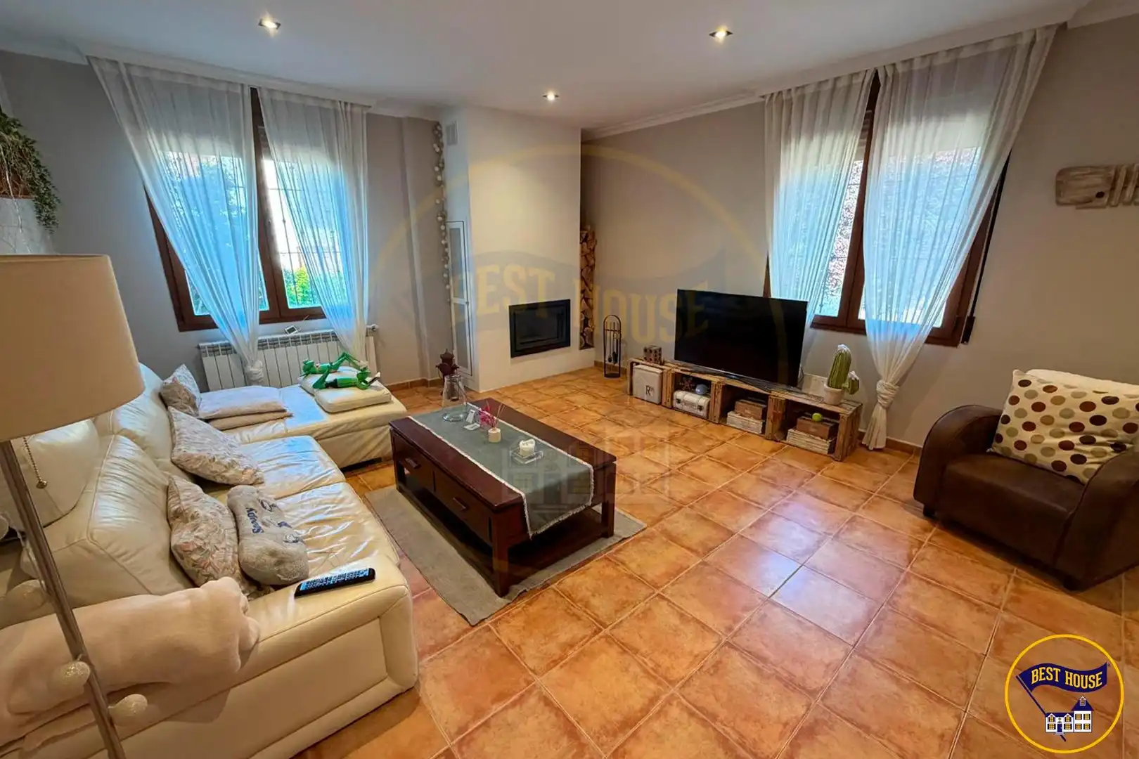 Sala d'estar de Casa adosada en venda en Chillarón de Cuenca amb Calefacció, Jardí privat i Terrassa