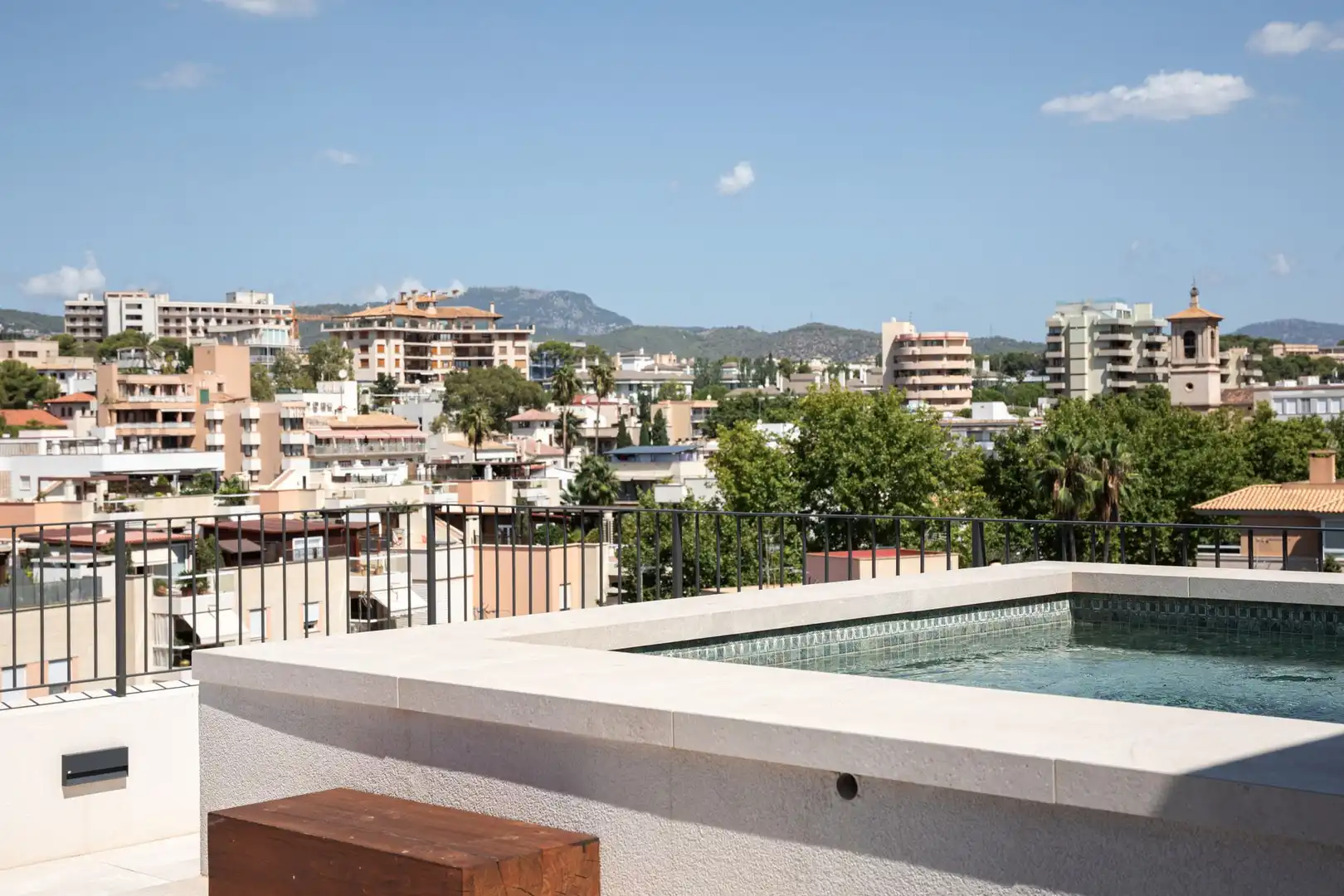 Mini appartamento con terrazza in vendita a Ponent