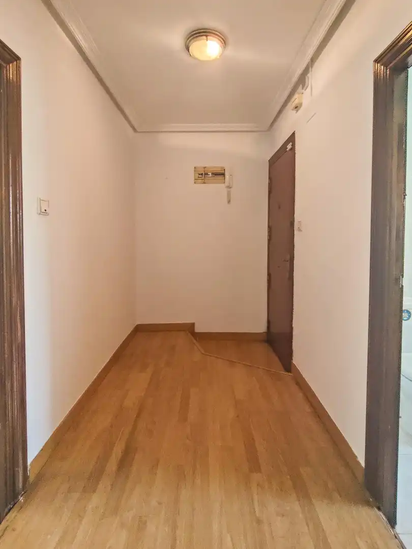 Piso en venta en Madrid con Calefacción y Parquet