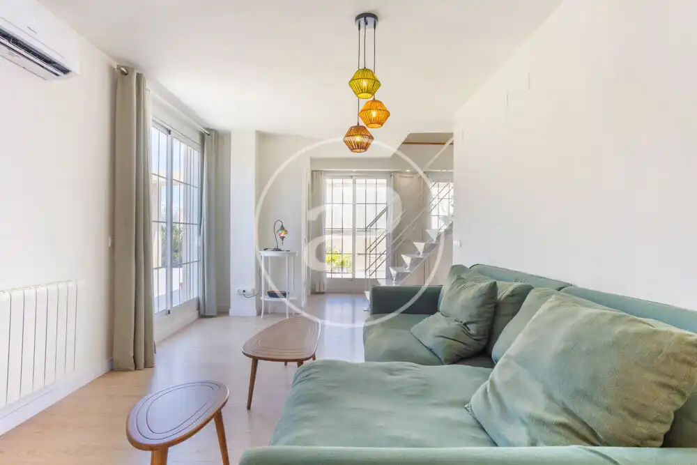 Sala d'estar de Pis de lloguer en Valencia amb Aire condicionat, Calefacció i Terrassa
