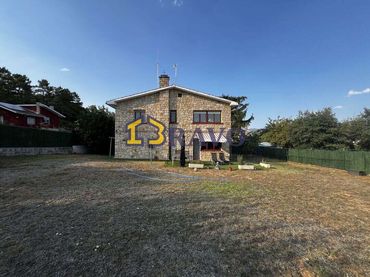 Chalet con balcón en venta en Valle de Tobalina
